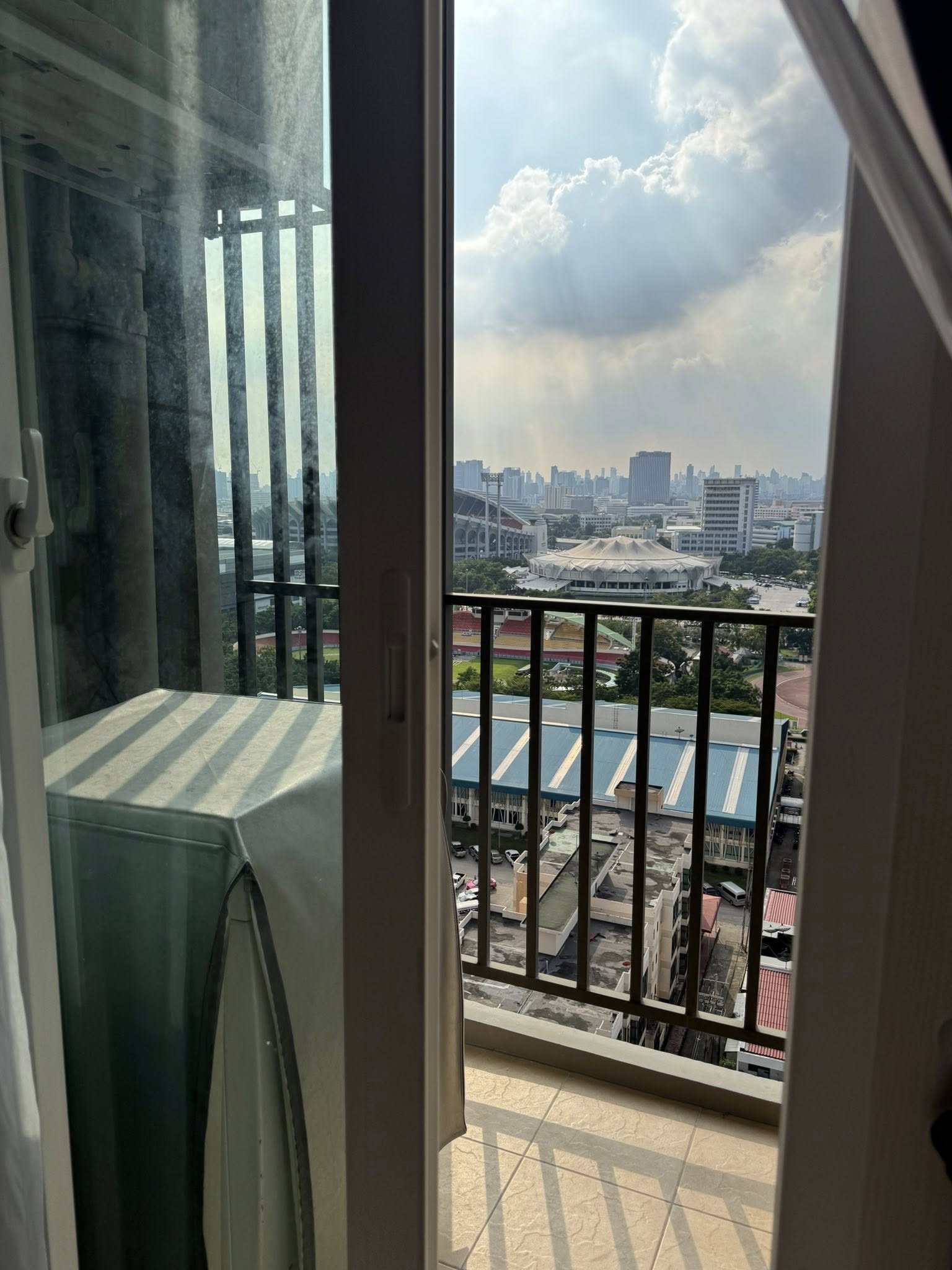 ให้เช่า Supalai Veranda รามคำแหง (ศุภาลัย เวอเรนด้า รามคำแหง) Studio 1น้ำ ขนาด 30 ตรม ตึก A ชั้น 16 ราคา 13,000