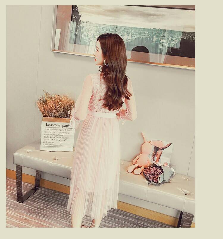 kudapy เดรสผ้าลูกไม้สีเนื้อ คอกลมแขนซีทรูมีโบผูกที่ปลายแขน