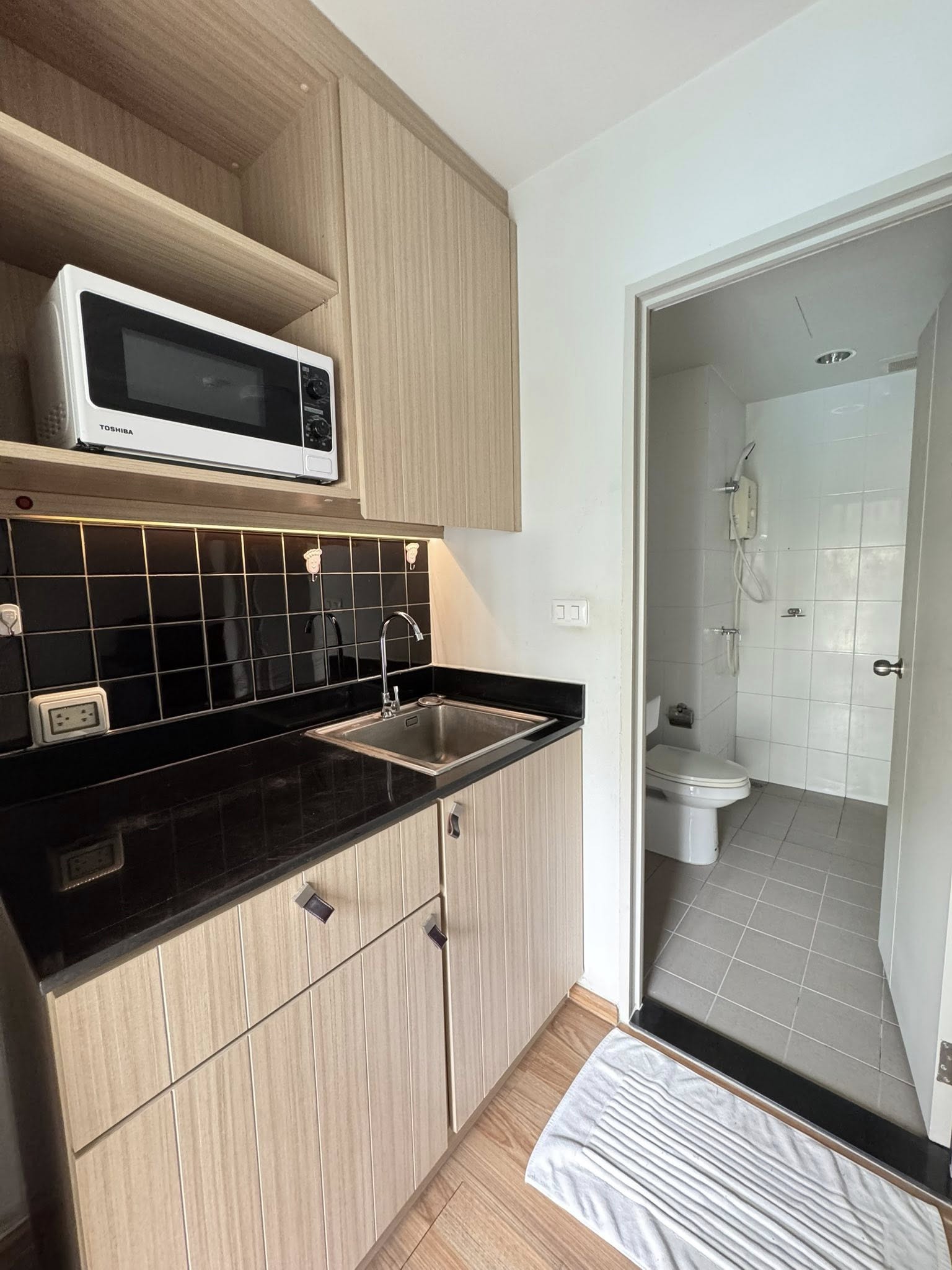 ให้เช่าคอนโด Unio Sukhumvit 72 (ยูนิโอ สุขุมวิท 72) โซนพื้นที่ BTS แบริ่ง ห้องแบบ 1ห้องนอน / 1ห้องน้ำ ขนาดห้อง 28 ตรม. ชั้น 4