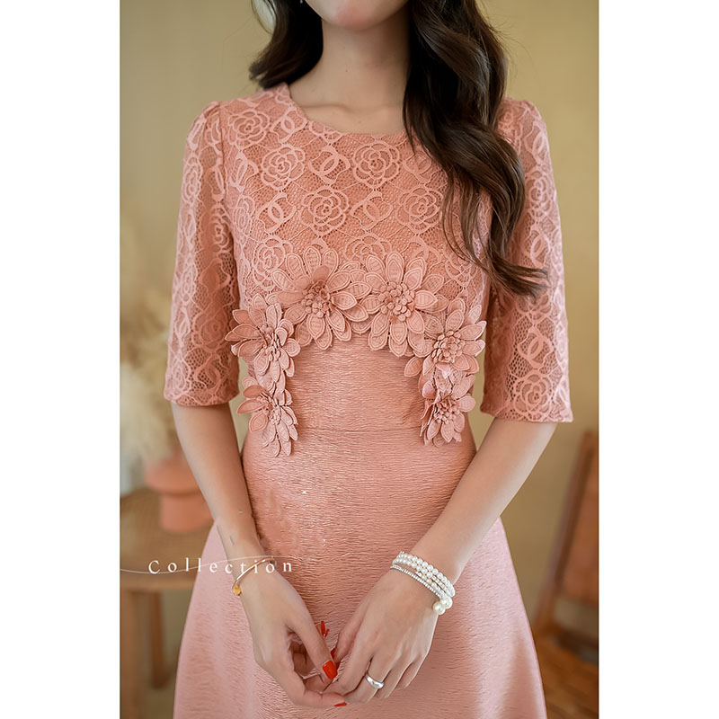 kudapy เดรสสั้นสีม่วง/สีชานม ดีไซน์สวยเก๋ ช่วงอกแต่งดอกไม้สวยมากๆ ผ้าสวย ทรงสวยหวาน งานดีมาก ถูกใจแน่นอน