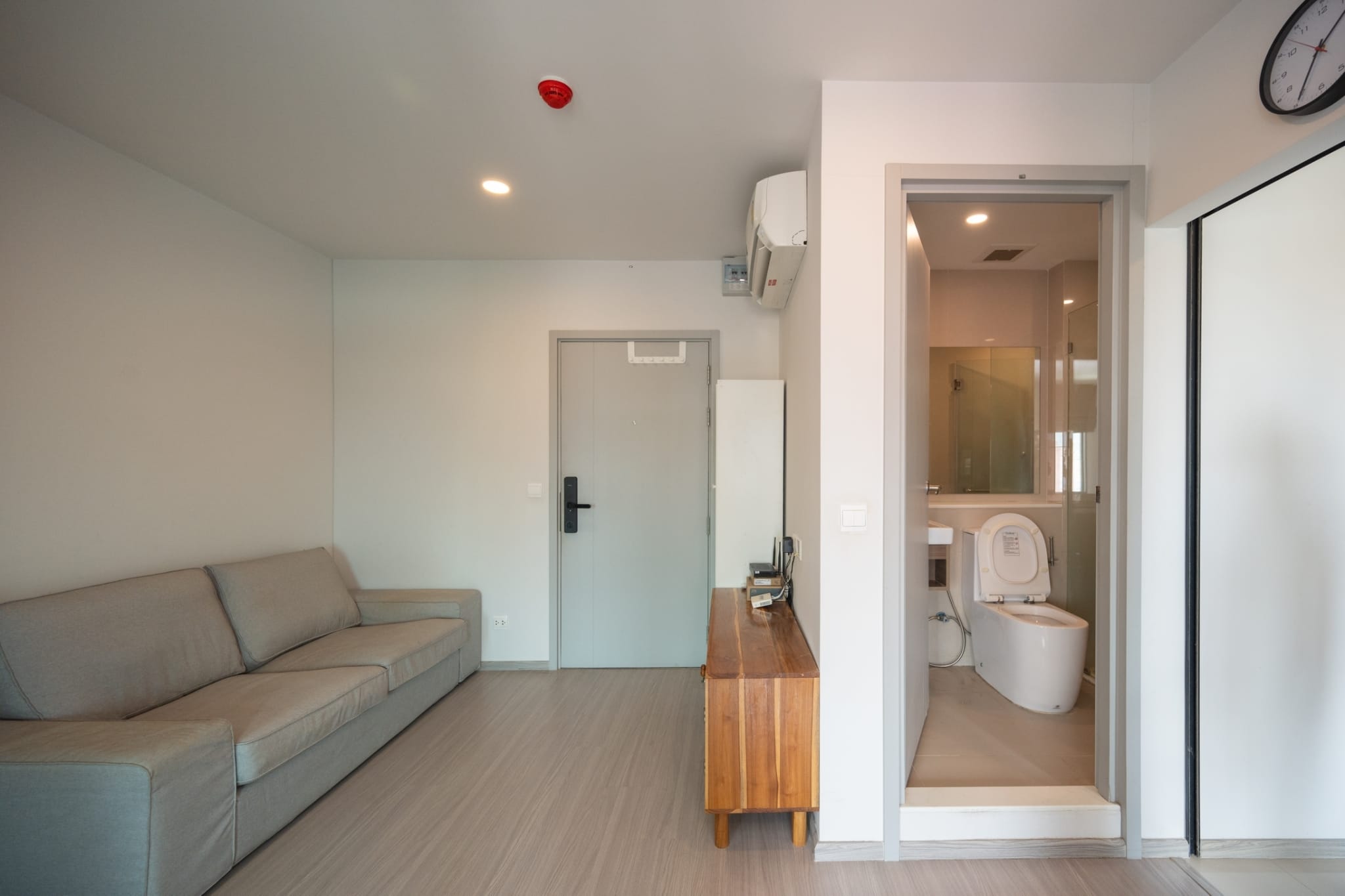 ปล่อยเช่าคอนโด Aspire Asoke - Ratchada (แอสปาย อโศก - รัชดา) รัชดาซอย3 - 1ห้องนอน 1ห้องน้ำ 1ห้องนั่งเล่น 1ห้องครัว - ใกล้ MRT พระราม 9 - ขนาดห้อง 30 ตรม. ชั้น 5 ตึก B