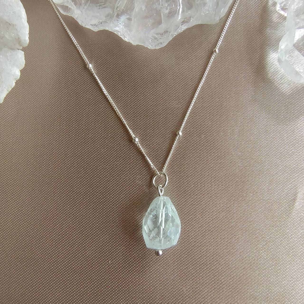 สร้อยคอเงินจี้พลอยโทพาสเจียรเหลี่ยม Topaz