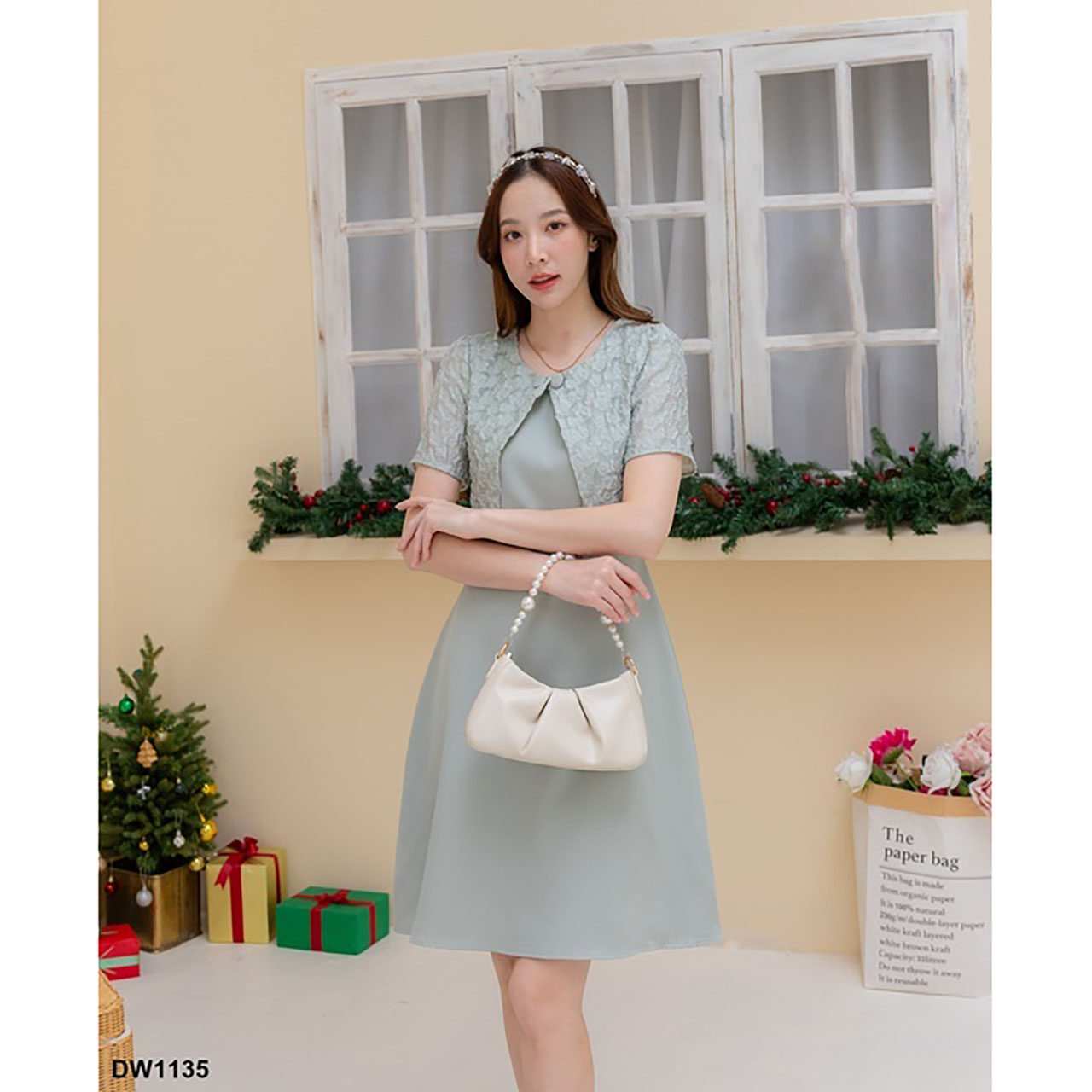 kudapy เดรสสีพื้นทรงบานแต่งเสื้อลายดอก+กระดุมคอ 2 ชิ้น