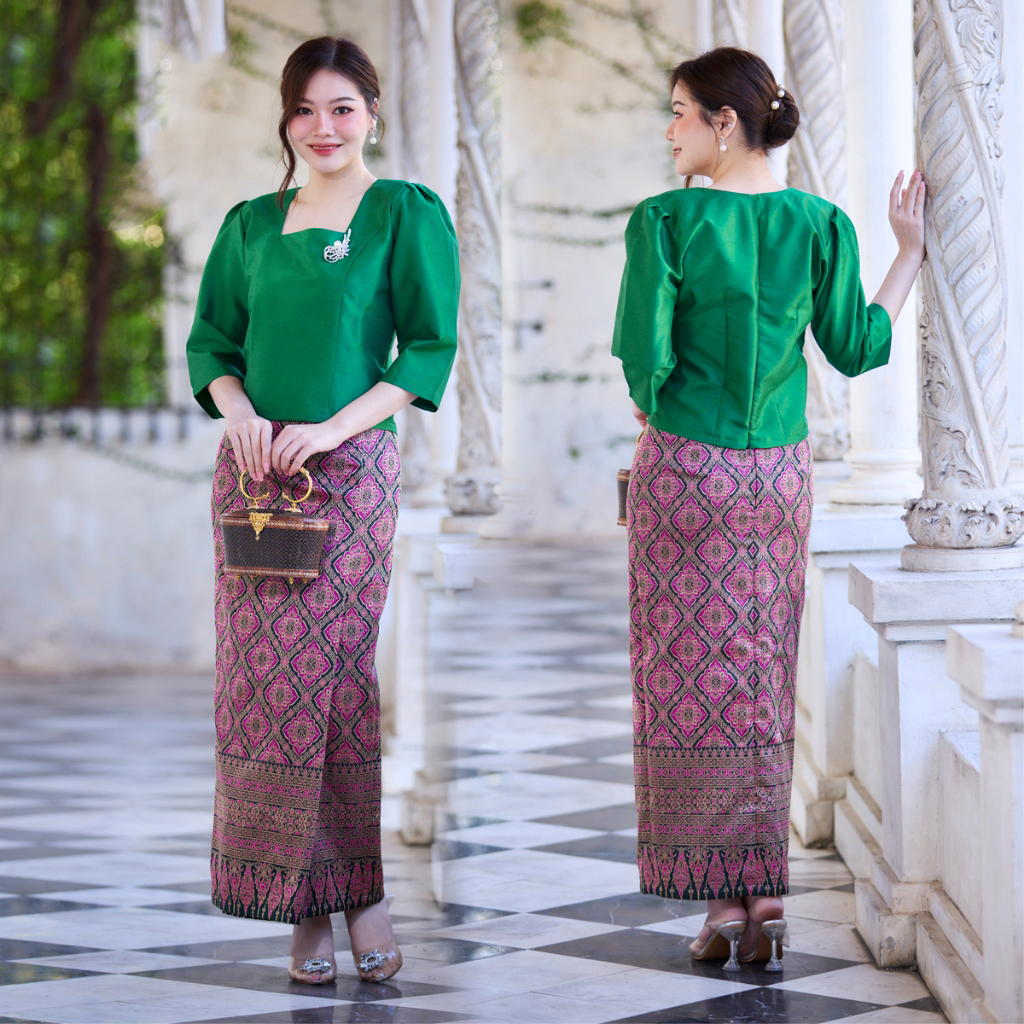 kudapy เซตออกงานสีเขียว คอเหลี่ยม แขนสามส่วน เสื้อผ้าไหม+ผ้าถุงทอลายกาฬสินทร์ ทบหน้า