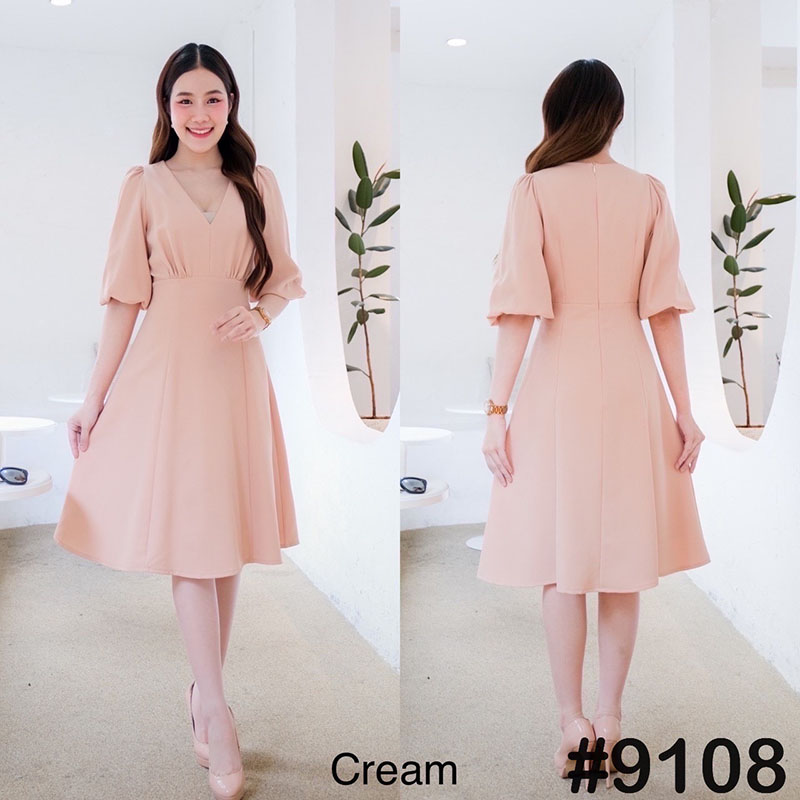 kudapy เดรสสั้นสีโอรส/สีแดงเบอร์กันดี /สีเขียวพิตาชิโอ้/สีครีมนู้ด/สีชมพู คอวี ดีเทลจีบช่วงอก รุ่นนี้ใส่ง่ายใส่สบาย ใส่แล้วดูผอม แขนศอกเรียบหรู กระโปรงฟรีสะโพก