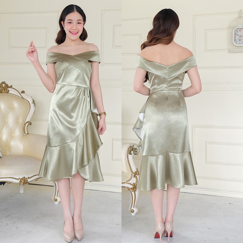 kudapy เดรสสั้นสีกรมท่า/สีเทา/สีเขียว/สีชมพู /สีแดง/สีส้มอิฐ เปิดบ่าสั้น ดีเทลอกไขว้ เปิดบ่า ผ้าดัชเชสอัดกาว กระโปรงจีบระบายหางปลา หวานๆ ซิปหลัง