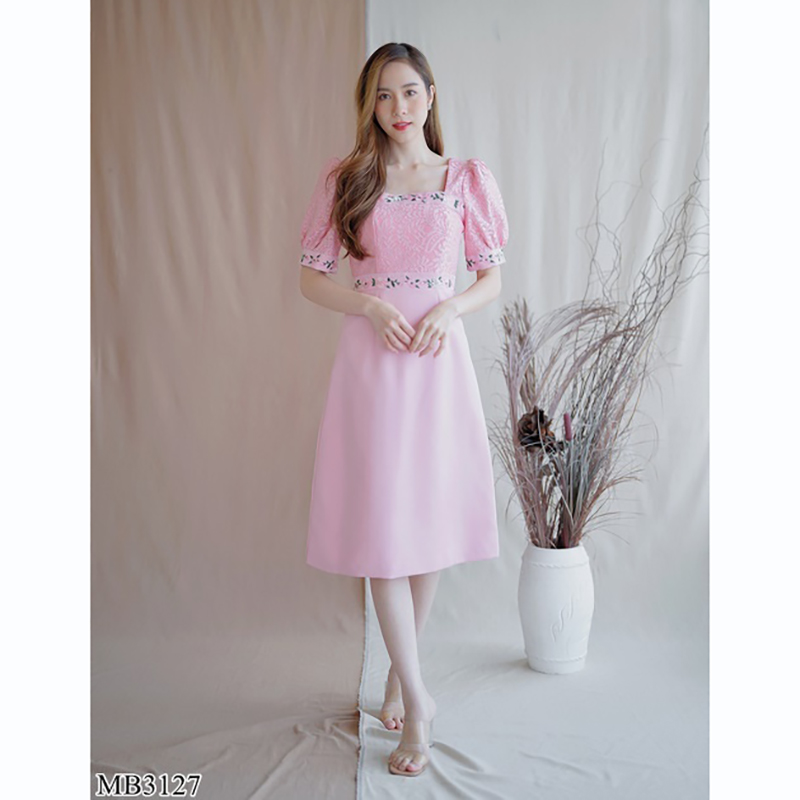 kudapy เดรสสั้นสี/ขาว/สีชมพู คอเหลี่ยม ทรงดินสอผ่าหลังลายดอกไม้