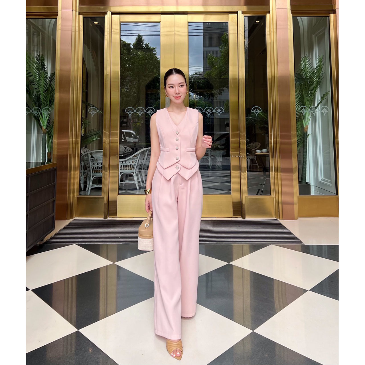 kudapy เซ็ทเสื้อแขนกุดทรง vest เย็บดับเบิ้ล 2 ชั้น กางเกงขายาวทรงปล่อย ตัวเสื้อแต่งกระดุมจริงปลายทรงแหลม