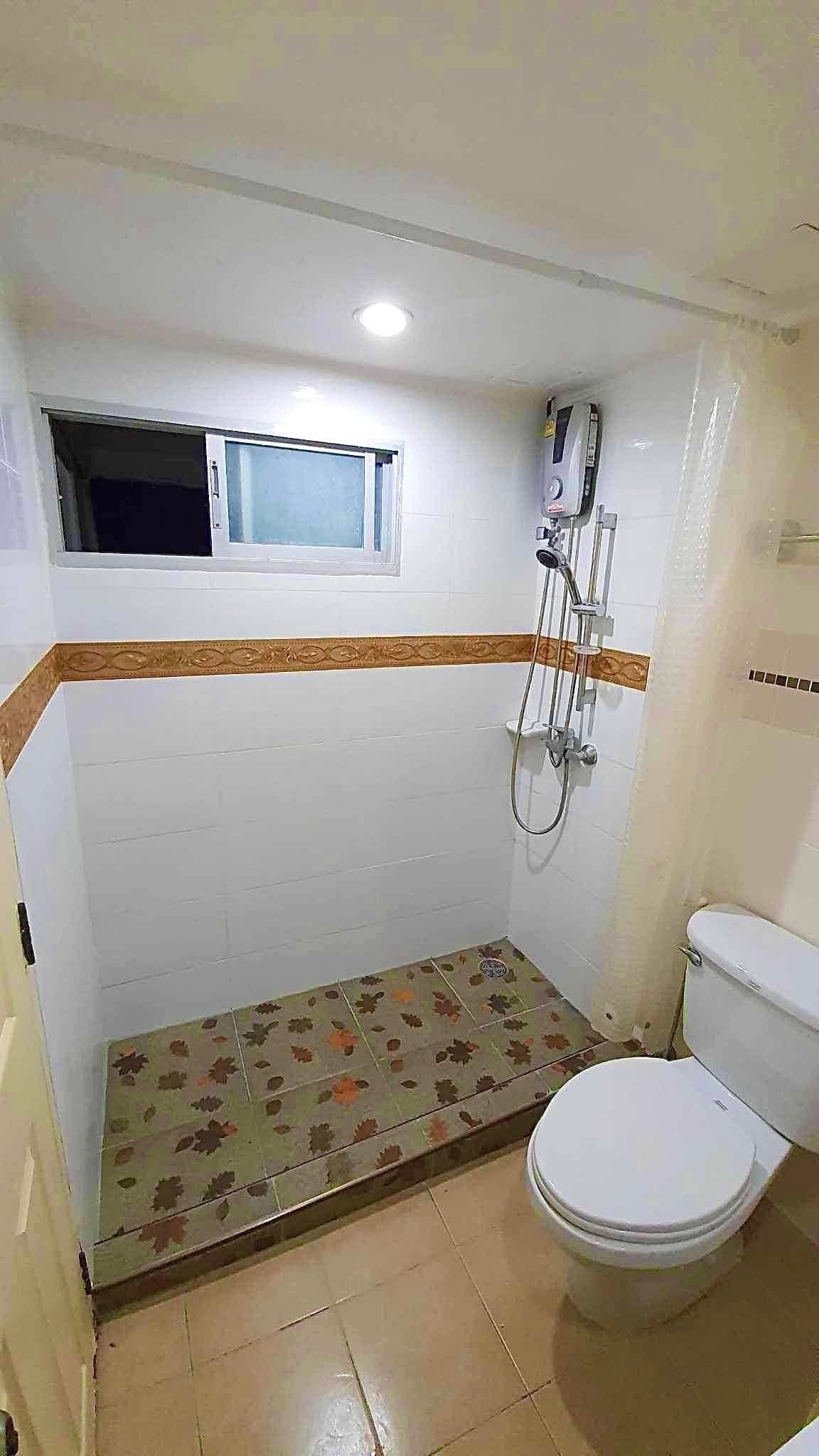 ให้เช่าคอนโด ลุมพินี วิลล์ รามคำแหง 44 (Lumpini Ville Ramkhamhaeng 44) โซนพื้นที่ ถนนรามคำแหง BTS ลำสาลี ห้องแบบ 1ห้องนอน / 1ห้องน้ำ / โซนครัวปิด · ขนาดห้อง 30 ตรม. ชั้น 20 ตึก A