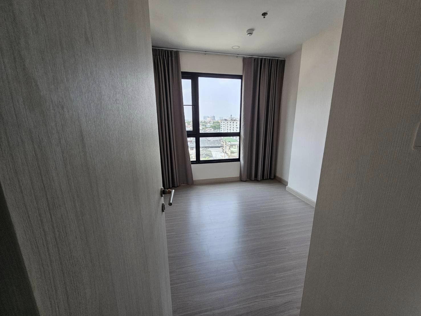 ให้เช่าคอนโด Supalai Lite Thaphra - Wongwian Yai (ศุภาลัย ไลท์ ท่าพระ – วงเวียนใหญ่) - ห้อง 1 Bed Plus ห้องใหญ่ครัวแยก ใกล้แยกท่าพระ - การเดินทาง: ใกล้ MRT ท่าพระ Interchange เพียง 570 เมตร