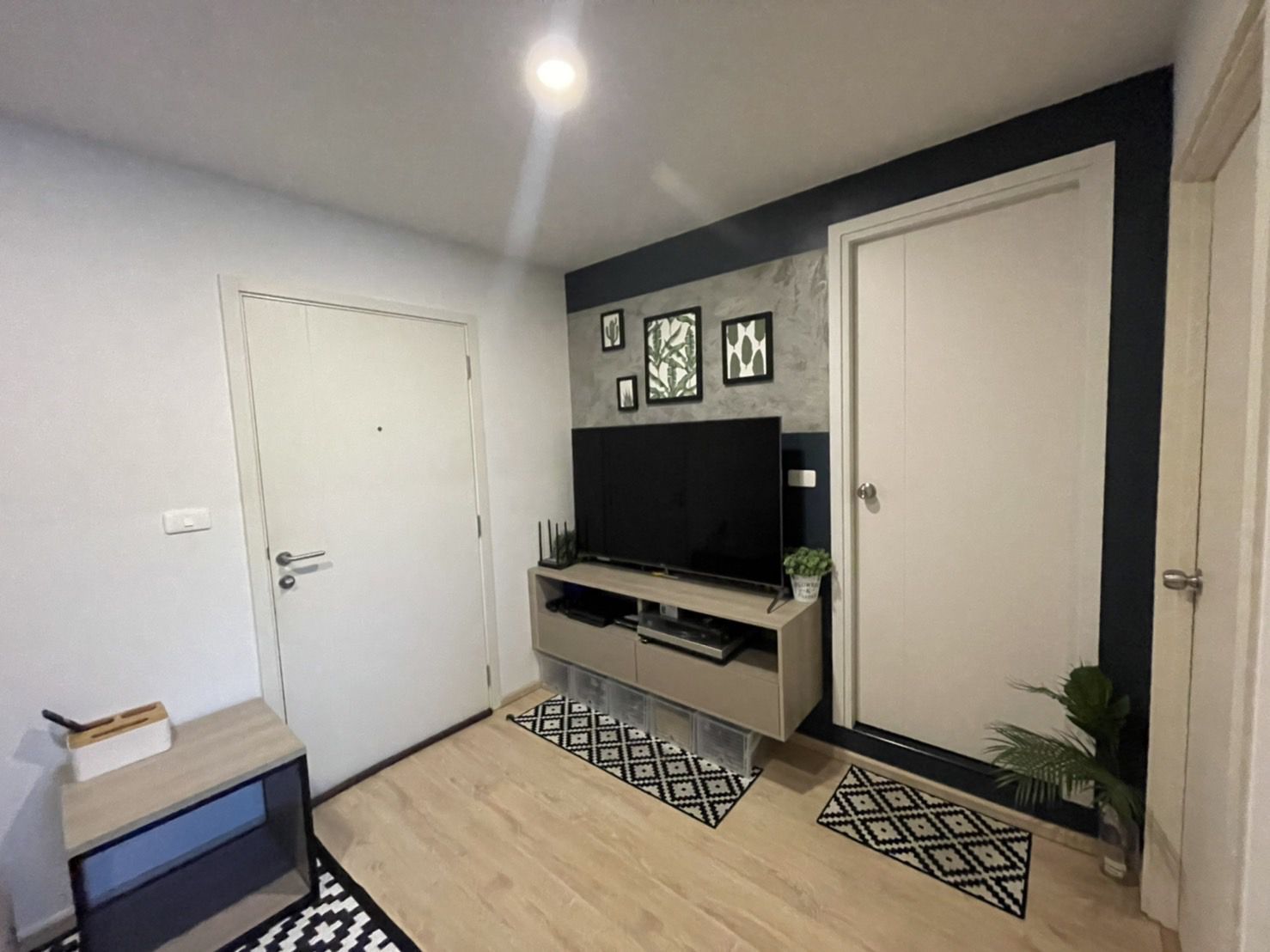 ขายด่วนคอนโด Elio Del Moss Phaholyothin 34 (เอลลิโอ เดล มอสส์ พหลโยธิน 34) - 1ห้องนอน 1ห้องน้ำ 1ห้องนั่งเล่น 1ห้องครัว - ใกล้ BTS เสนา / ม.เกษตร - ขนาดห้อง 30.82 ตรม. ชั้น 2 ตึก C ห้องริมสุด