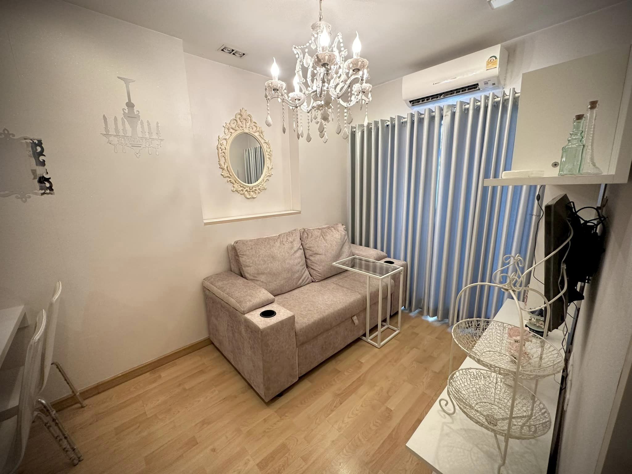 Casa Condo Asoke - Dindaeng ให้เช่าห้องน่าอยู่วิวสระว่ายน้ำ สอบถามแอด Line ID : Smile-easy