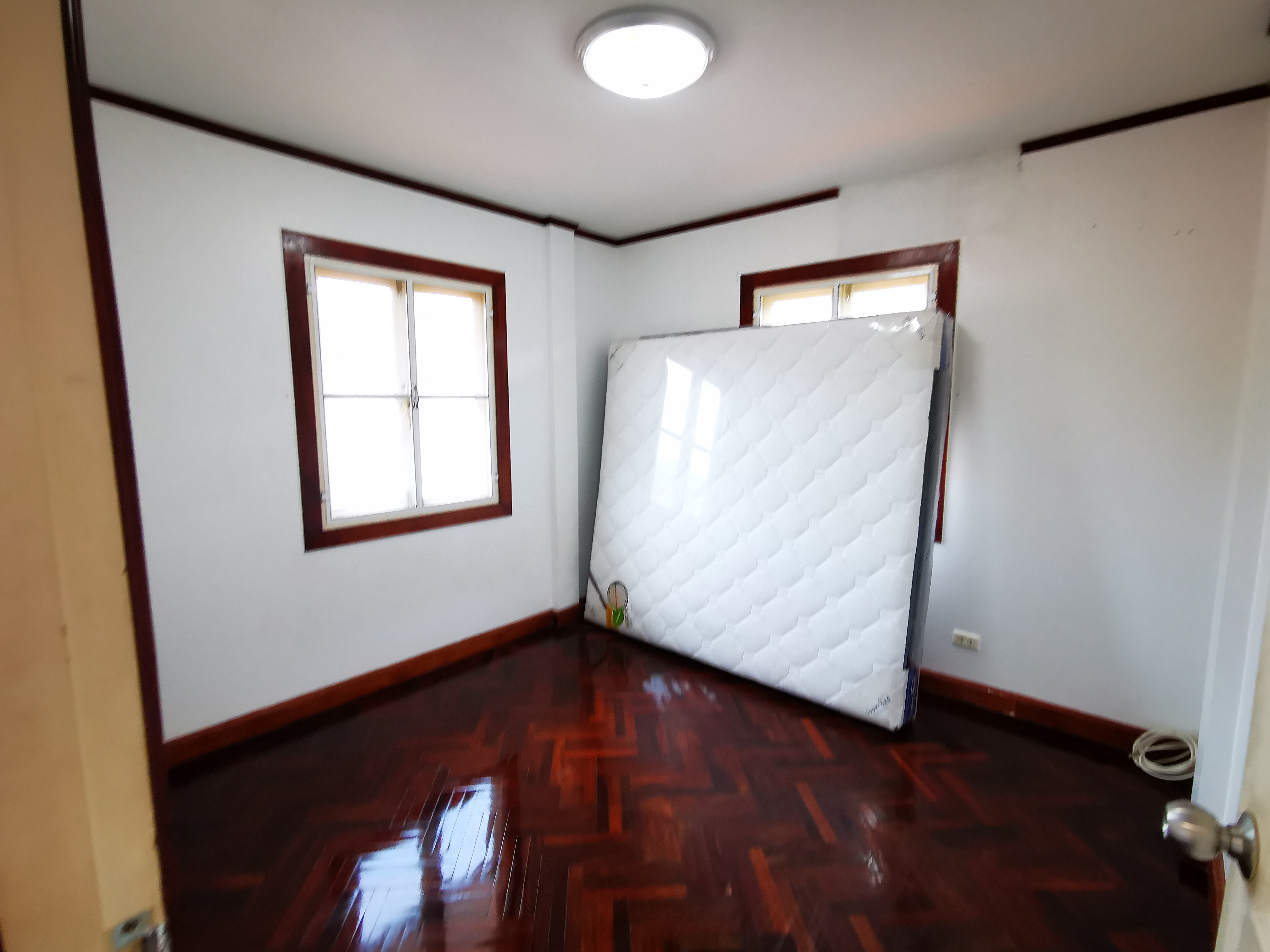 ใกล้ทะเล ใกล้ภูเขา บ้านเดี่ยว วิวภูเขา บ้าน2ชั้น 3นอน 2น้ำ สวนขนาดใหญ่ ทะเลสาบ แลนด์แอนด์เฮ้าส์ พาร์ค ภูเก็ต แลนด์ แอนด์ เฮ้าส์ พาร์ค ภูเก็ต Near Beach Near Mountain Detatched House 2 Storey Mountain Views 3 Bed 2 Bath Big Garden and Lake in common Area F