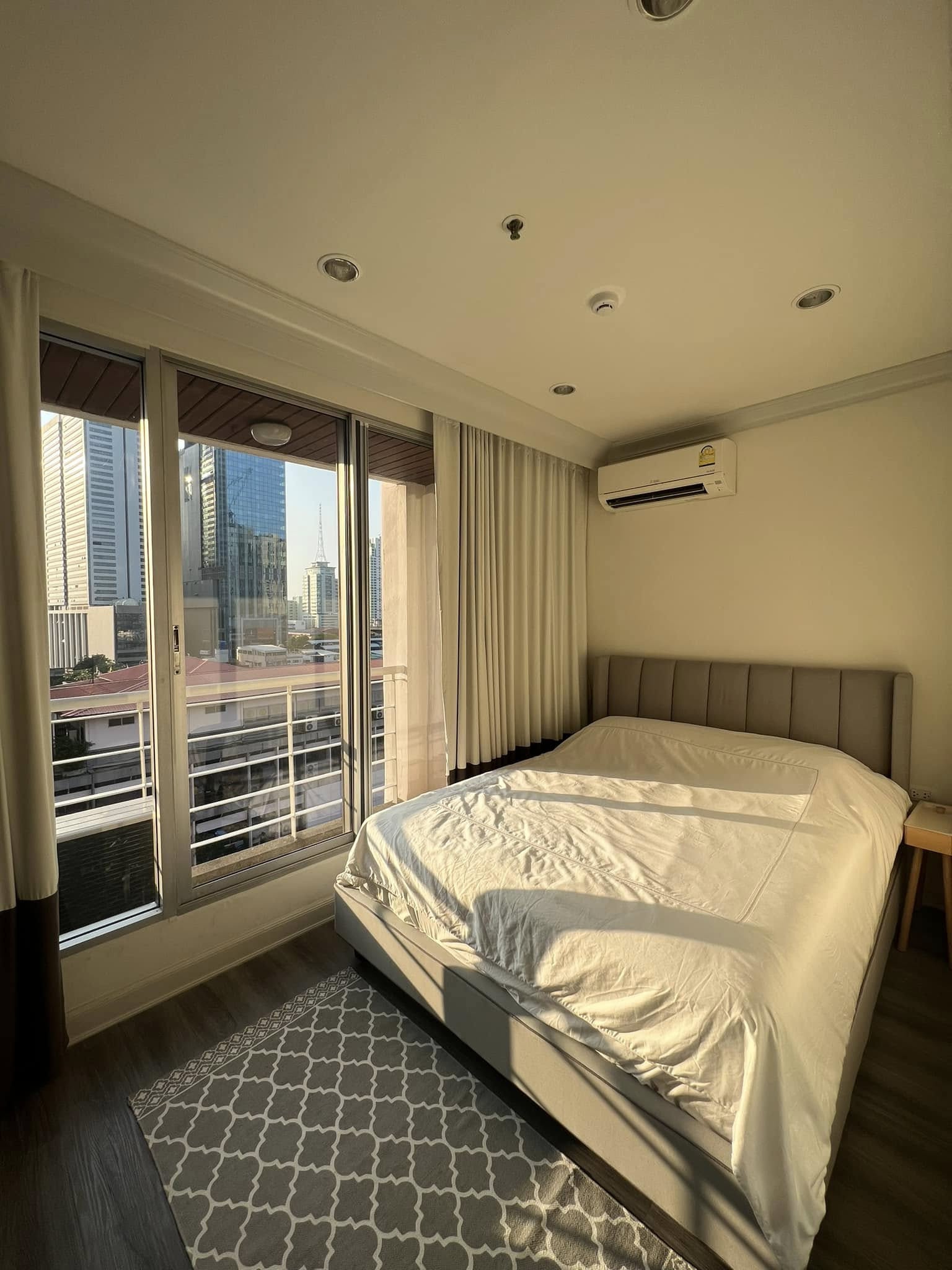 ปล่อยเช่าคอนโด Pathumwan Resort : ปทุมวัน รีสอร์ท - โซนพื้นที่ BTS พญาไท - 2ห้องนอน 2ห้องน้ำ 1ห้องนั่งเล่น - ขนาดห้อง 92 ตรม. ชั้น 2 แต่สูงเท่าตึก 10 ชั้น (ลานจอดรถ 8 ชั้น)