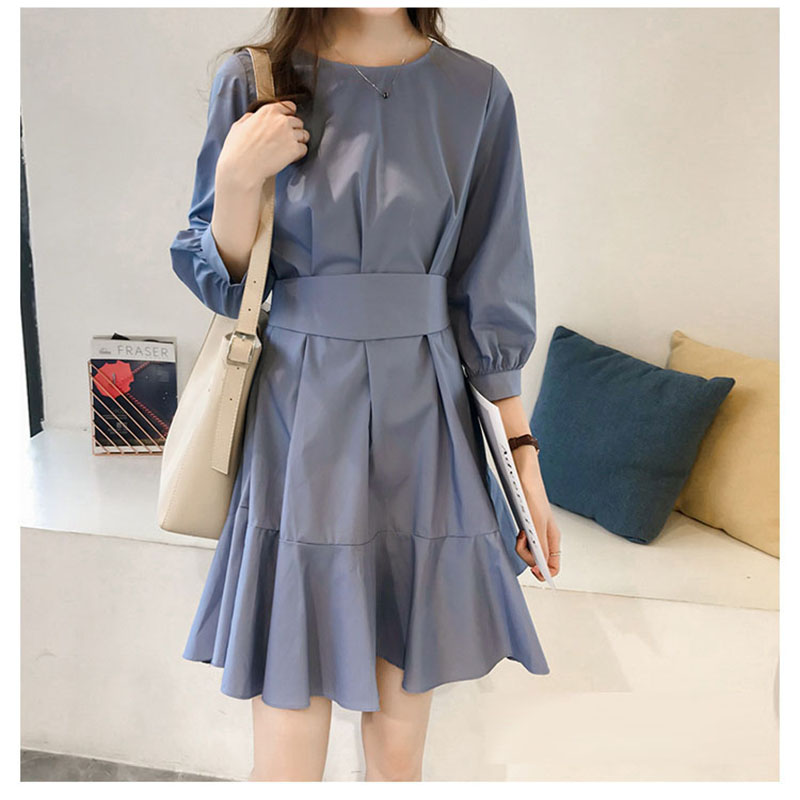 kudapy ชุดเดรสสั้นสีขาว,สีฟ้า แฟชั่นแขนยาวทรงบาน แบบสวยหวานน่ารัก มีสายผ้าผูกเอว