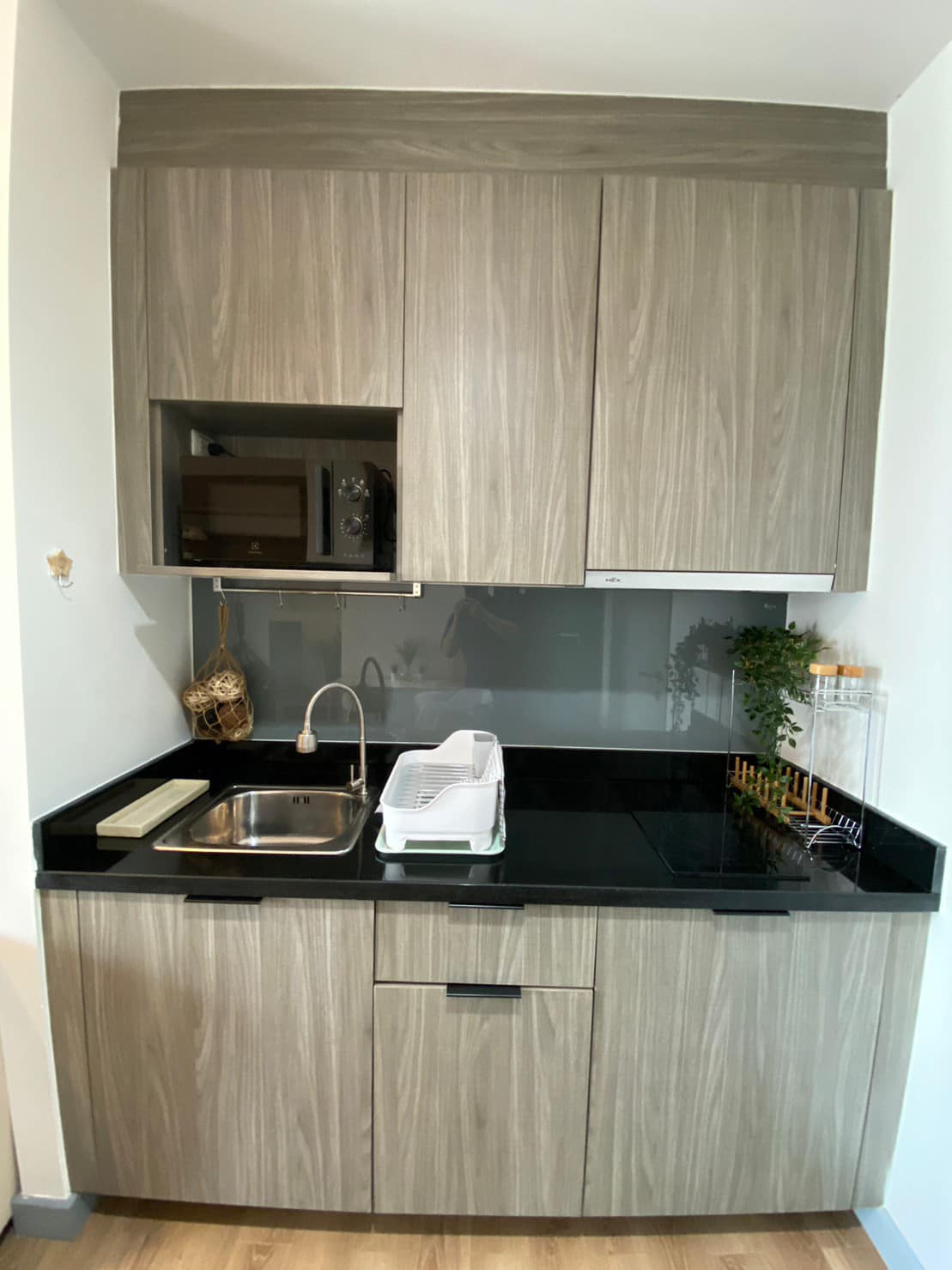 ให้เช่าคอนโด Chapter One Midtown Ladprao 24 (แชปเตอร์ วัน มิดทาวน์ ลาดพร้าว 24) - ตกแต่งเฟอร์ครบมีเครื่องซักผ้าพร้อมอบได้เลย - การเดินทาง: ใกล้ MRT ลาดพร้าว (100 ม.)