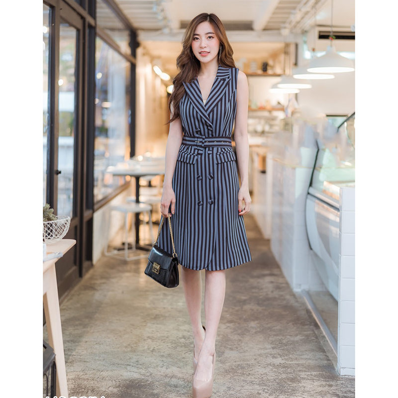 kudapy เดรสสั้นคอปกทรงสูทสีฟ้าเทา ลายทาง คอปก มาพร้อมกับเข็มขับลายเข้ากับชุดดูดี เนื้อผ้าใส่สบาย 2XL