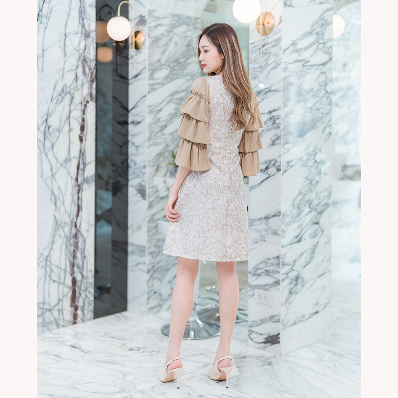 kudapy เดรสสั้นสีฟ้า/สีชมพู/สีน้ำตาล แขนระบายลายหมาป่าใส่สวยดูดีสบายตัว