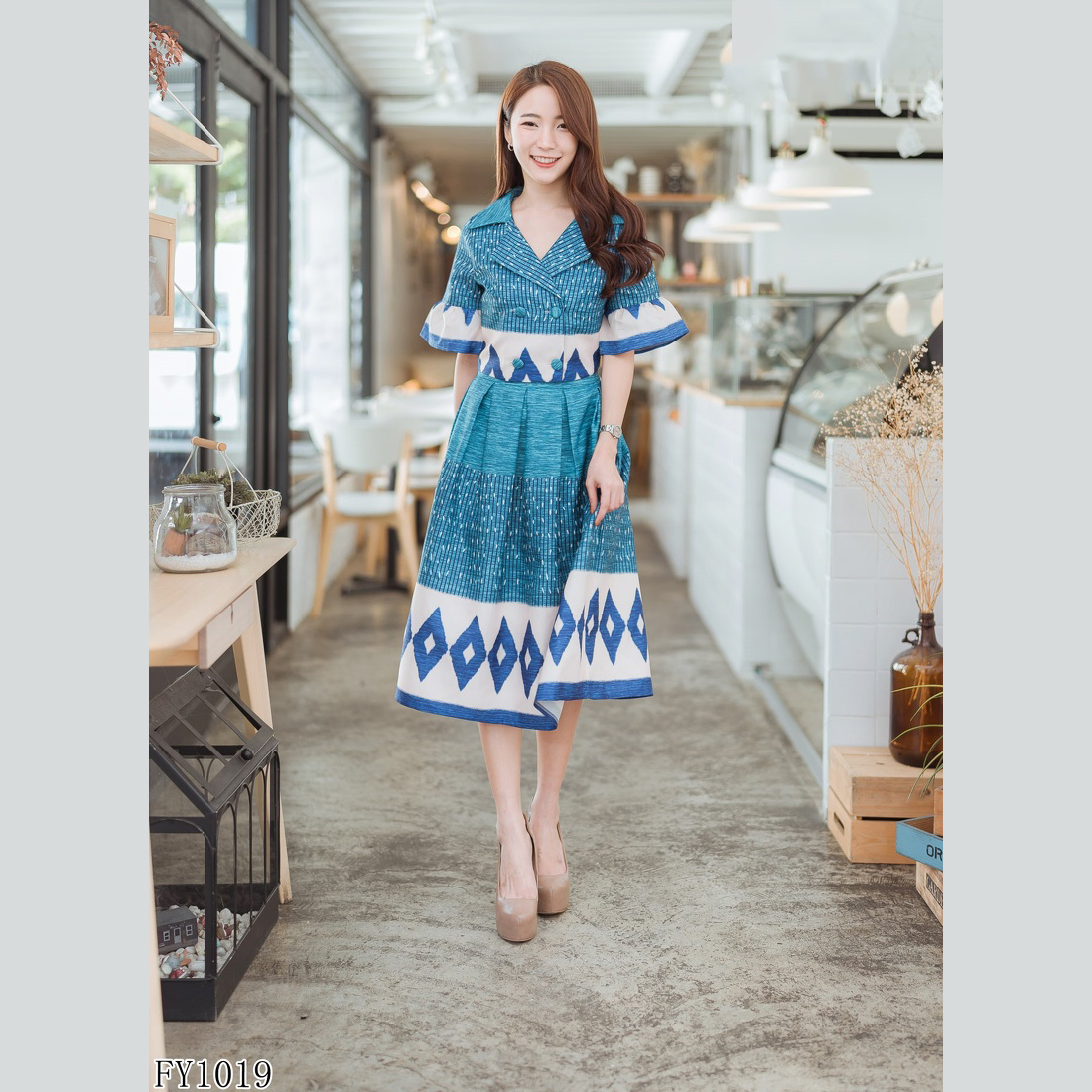 kudapy เดรสสั้นผ้าไทยคอปกลายสี่เหลี่ยมเพชรสีเขียว/สีชมพู แขนสั้นระบายชาย มีซับใน ซิบหลังค่ะ