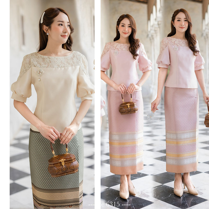 kudapy เสื้อผ้าไหมแต่งด้วยลูกไม้ฝรั่งเศสสีพิ้งโกล์ด/ ครีม ตัวเสื้อผ้าไหมอัดกาวทั้งตัวและมีซับในเป็นผ้าคอตตอนอย่างดี ทรงแขนตุ๊กตาเว้นลูกไม้(เฉพาะเสื้อ)