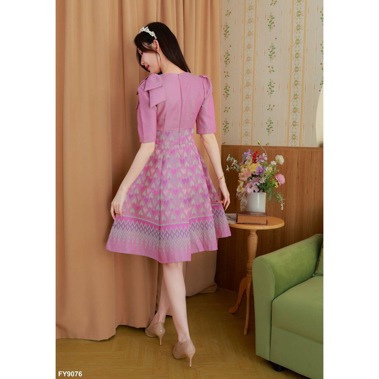 kudapy เดรสผ้าทอลายไทย แขนสามส่วน ติดโบว์บ่า งานอัดกาว กระโปรงทรงบาน ใส่ทำงาน