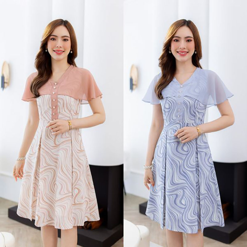 kudapy เดรสสั้นสีโทนน้ำตาลนู้ด/สีโทนเทาม่วง ไหล่ระบายชีฟอง สวยละมุน แนะนำเลยค่ะ ลายผ้าสวยใช้ผ้าชีฟองสีพื้นเป็นระบาย แต่งกระดุมช่วงอก กระโปรงจับจีบทวิส