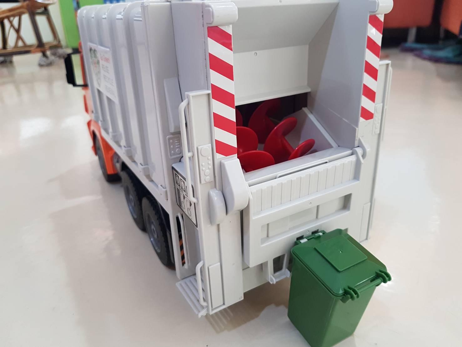 มี1 รอยืนยันก่อนโอน 1/20 mercedes-benz antos garbage truck (EE)