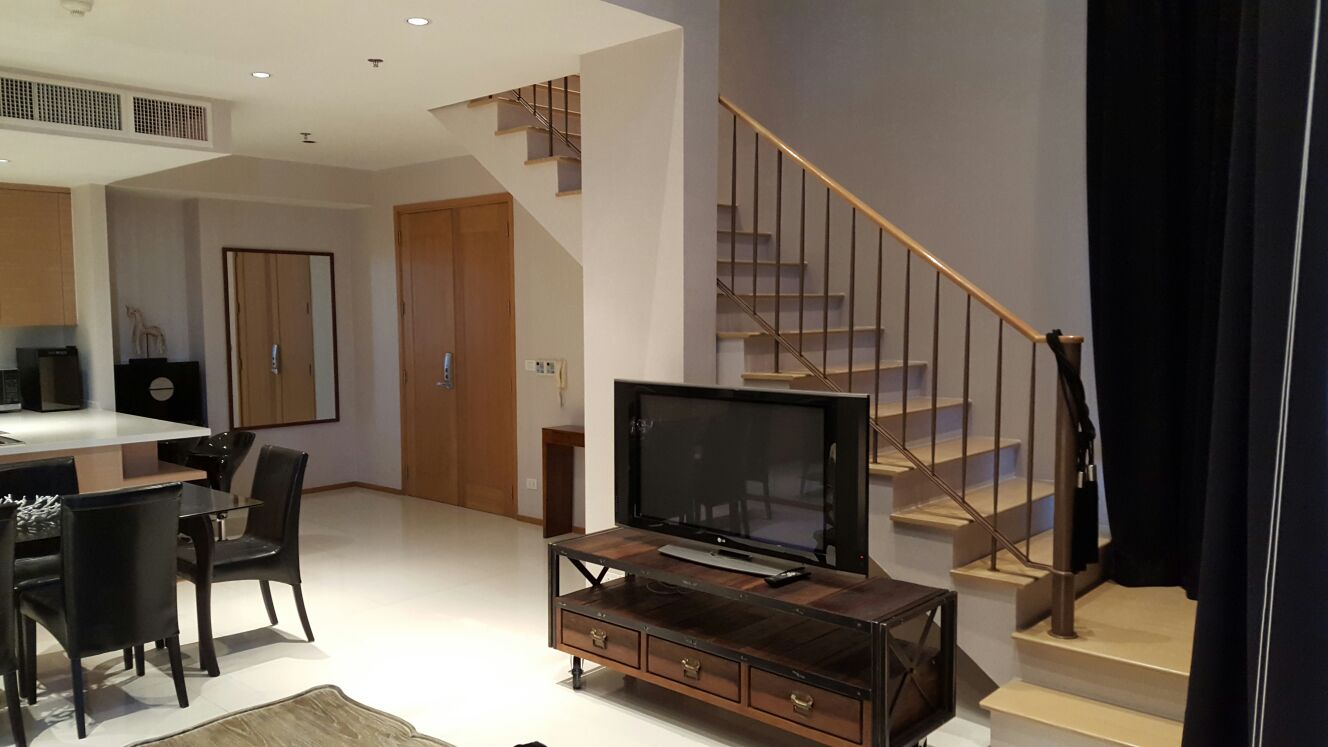 BTS Phrom Pong Condo For rent The Emporio Place (ดิ เอ็มโพริโอ เพลส) Duplex