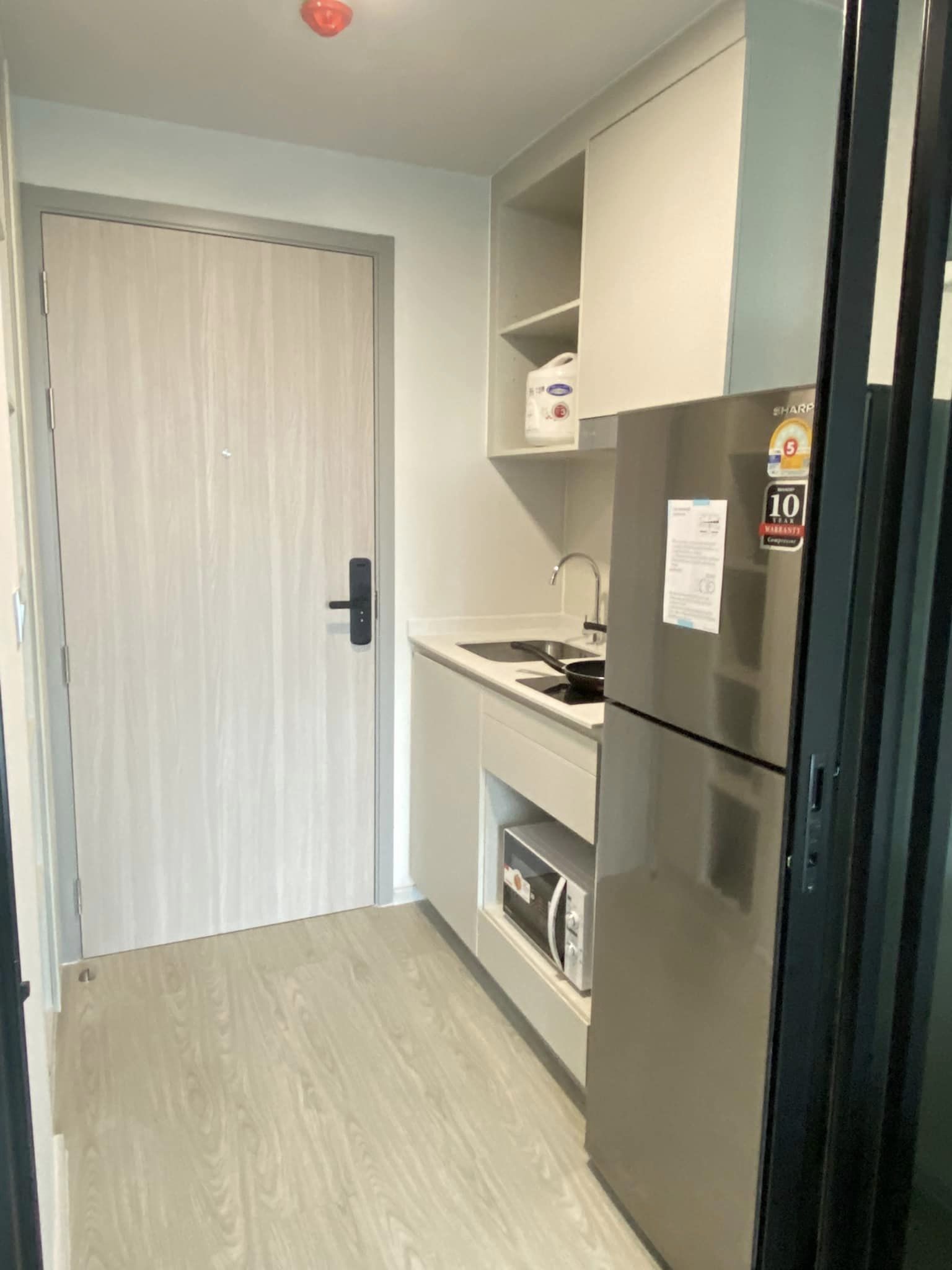 ปล่อยเช่าคอนโด Atmoz Oasis Onnut (แอทโมส โอเอซิส อ่อนนุช) - ห้องใหม่มือแรกพร้อมเข้าอยู่ - การเดินทาง: ห่าง MRT ศรีนุช ประมาณ450เมตร