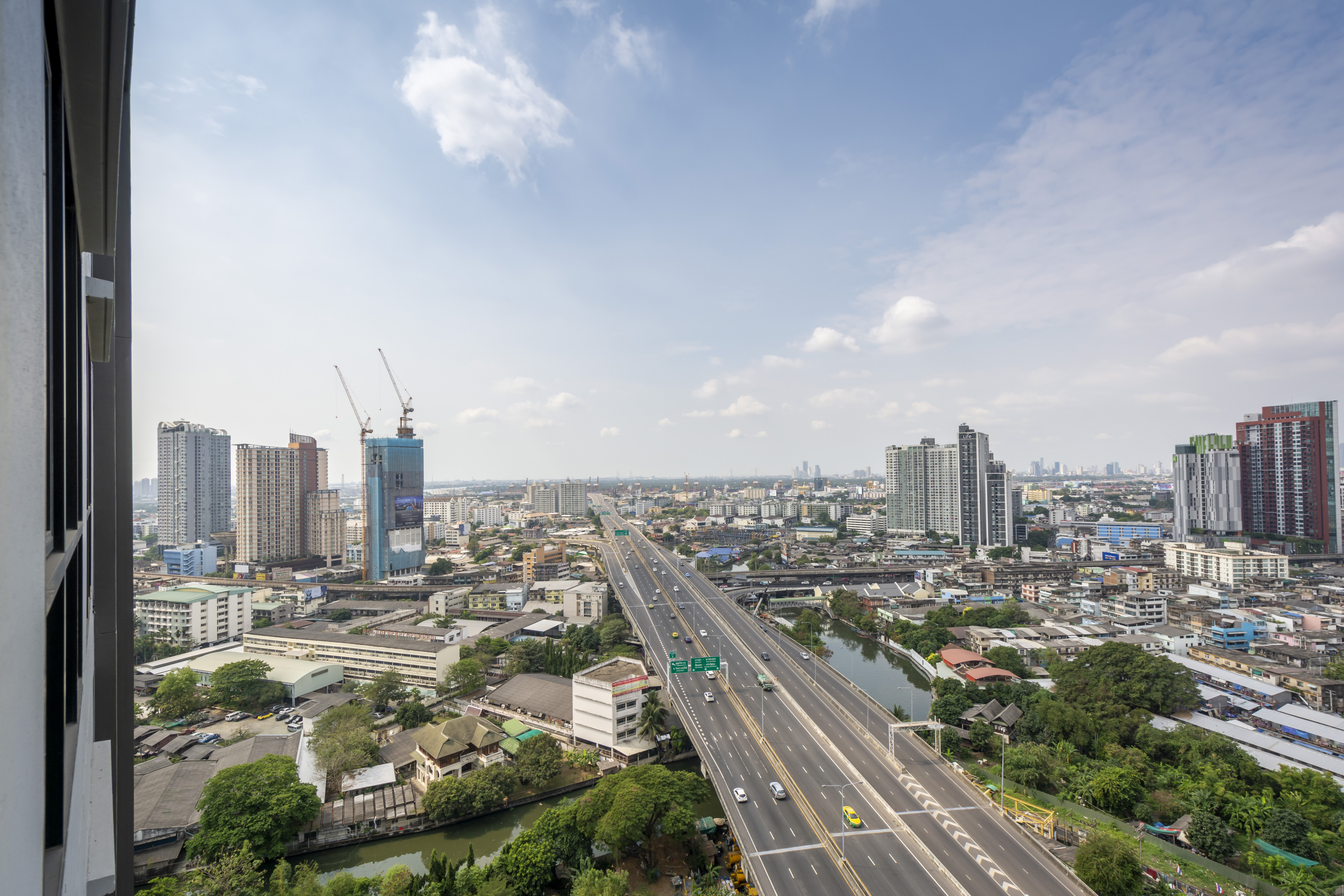 ขายพร้อมผู้เช่า The Base Park West Sukhumvit 77 (เดอะ เบส พาร์ค เวสต์ สุขุมวิท 77)