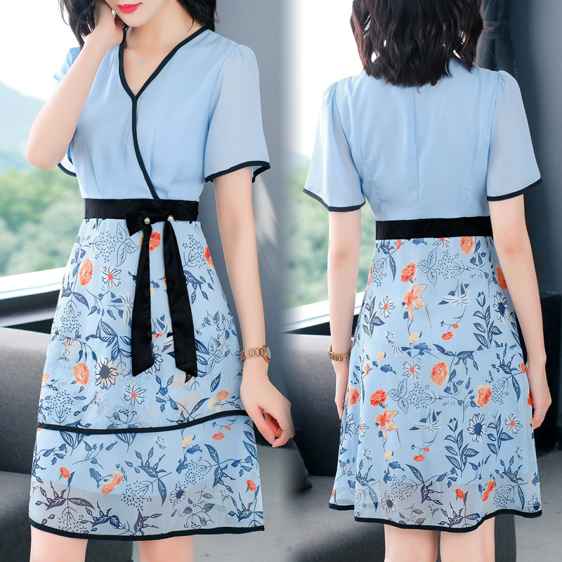 kudapy ชุดเดรสสั้นสีฟ้า แต่งผ้าลูกไม้ลายสวยดูดีผ้านุ้มใส่สบายตัว