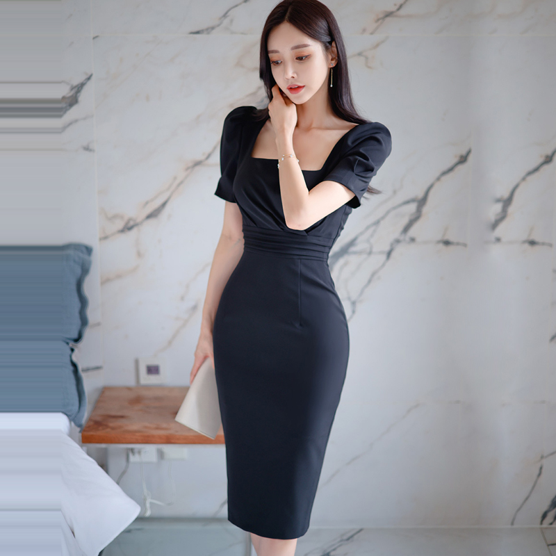 kudapy เดรสสั้นสีดำ สวยสุภาพ ด้านหน้าคอเหลี่ยม ด้านหลังคอวีแขนสั้น ทรงสวยเข้ารูป ผ้าฝ้ายผสมเนื้อดี ชุุดมีซิปหลัง