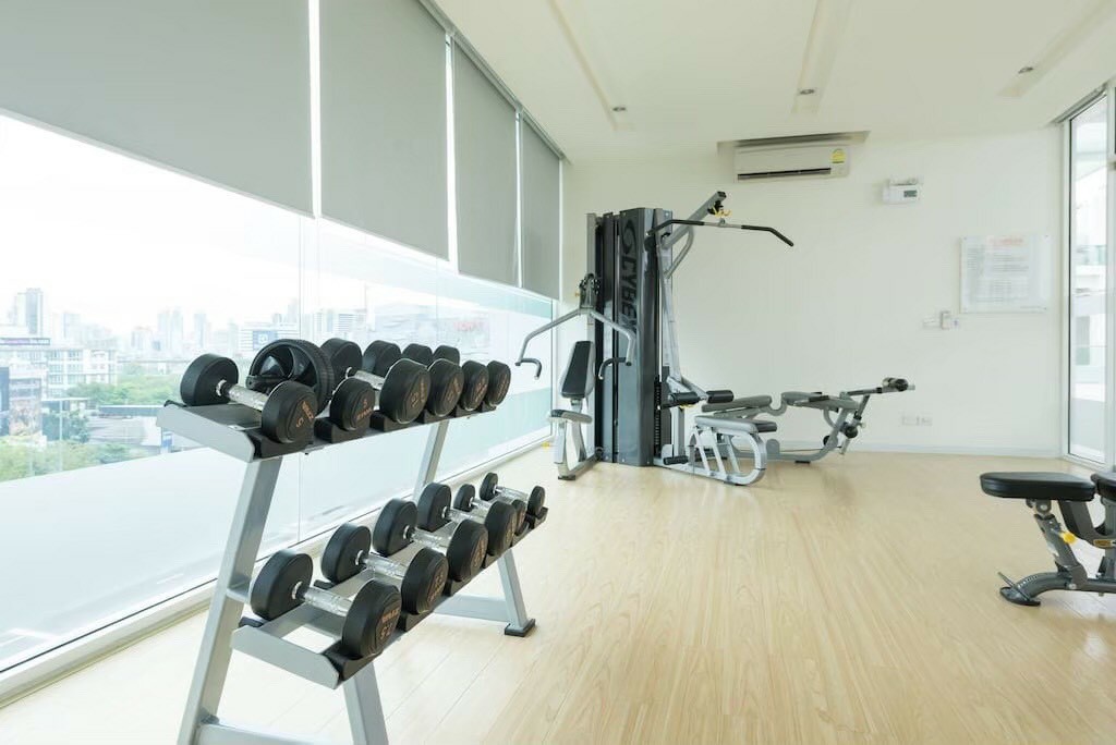 สนใจชมห้องติดต่อได้เลย Line ID: Smile-easy ปล่อยเช่าคอนโด TC Green Rama 9 (ทีซี กรีน พระราม 9) - 1ห้องนอน 1ห้องน้ำ 1ห้องนั่งเล่น - ใกล้ MRT พระราม 9 - ขนาดห้อง 38 ตรม. ชั้น 15 ตึก D มีเครื่องซักผ้า