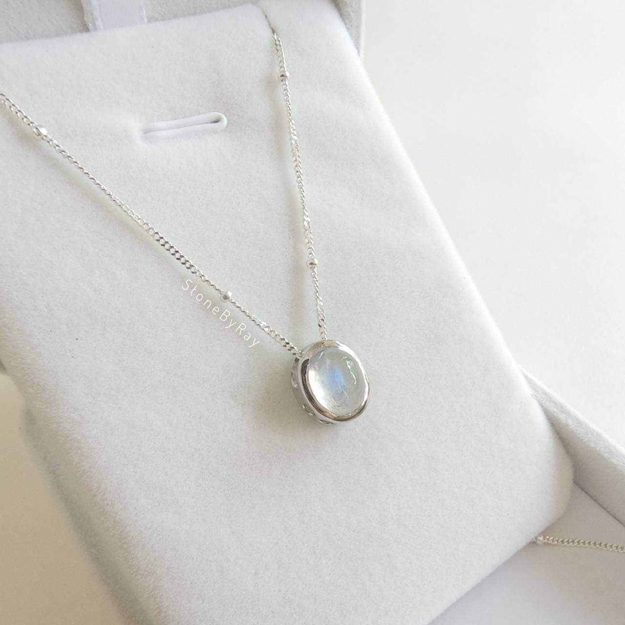 สร้อยคอเงินจี้หินมูนสโตน Moonstone