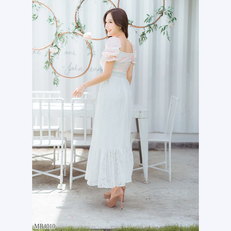 kudapy เดรสยาวสีชมพู.สีฟ้า ท่อนบนลายดอกล่างฉลุอกมุกสวยดูดีใส่แล้วน่ารักมากๆ