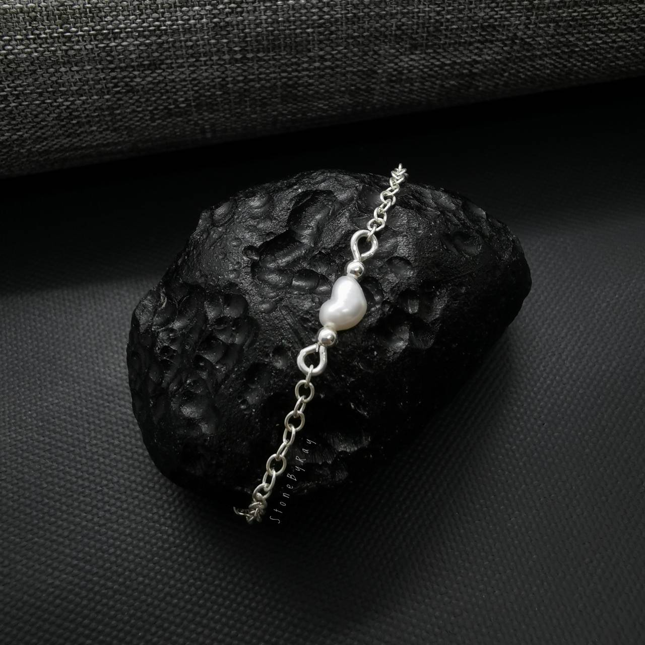 สร้อยข้อมือเงิน+ไข่มุกแท้รูปหัวใจ(ธรรมชาติ) Pearl