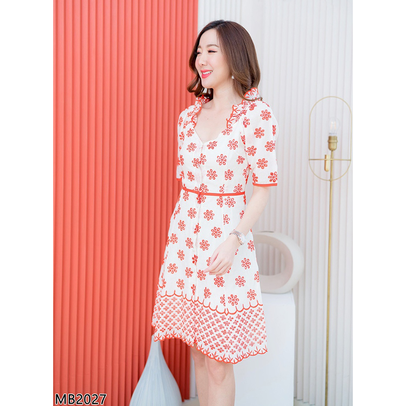 kudapy เดรสสั้นสีขาว คอวีลึกไหล่ระบายใสสวยดูดีน่ารักมากๆ