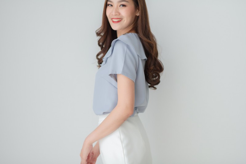 kudapy เสื้อสีเทาฟ้า ชมพู ดำ ขาว คอระบายคอทรงพลิ้ว รุ่นนี้น่ารักสไตล์ญี่ปุ่น (เฉพาะเสื้อ)