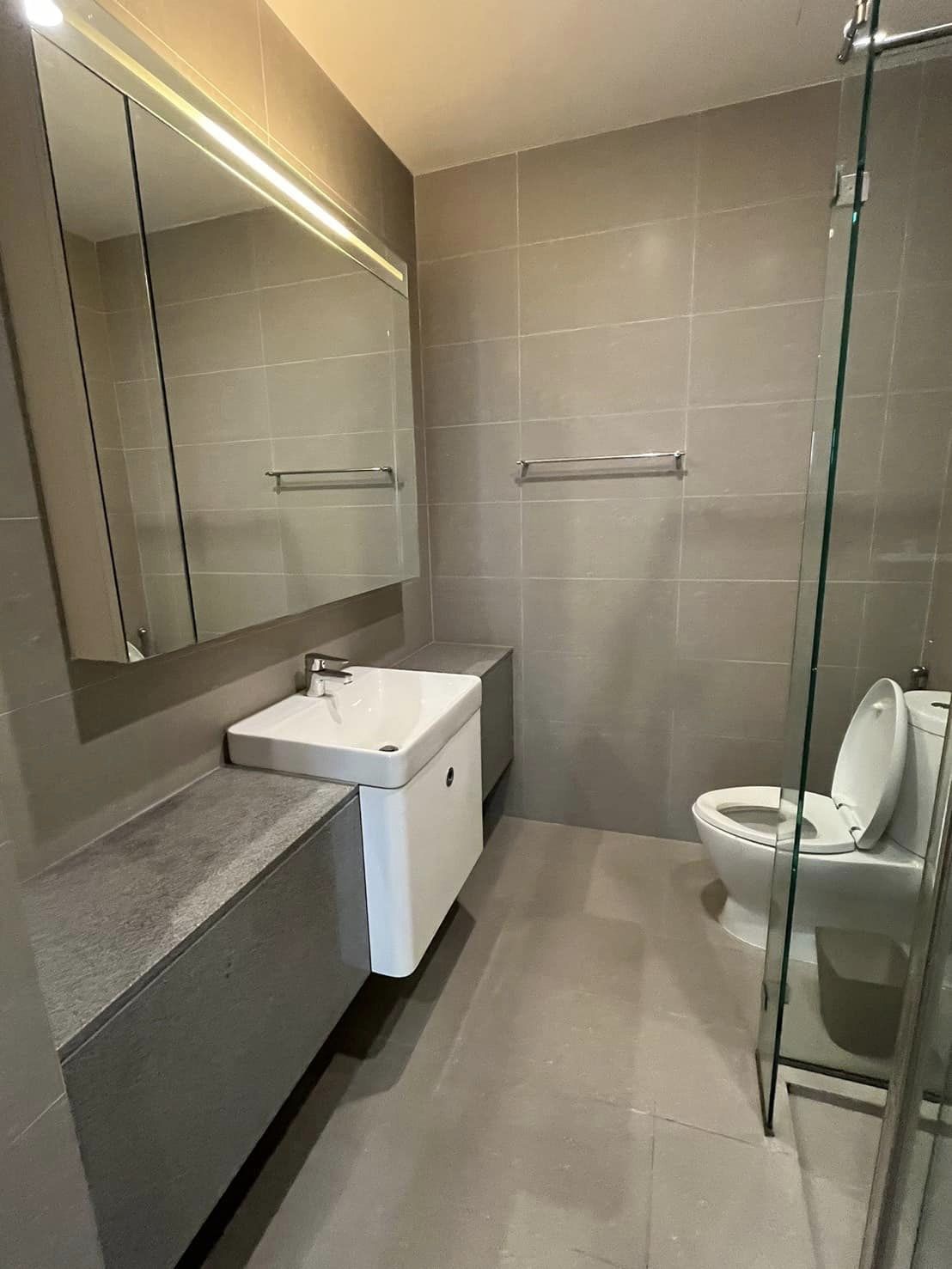 ปล่อยเช่าคอนโด Noble Ploenchit (โนเบิล เพลินจิต) - 1ห้องนอน 1ห้องน้ำ 1ห้องนั่งเล่น - ใกล้ BTS เพลินจิต - ขนาดห้อง 48 ตรม. ชั้น 12 ตึก A