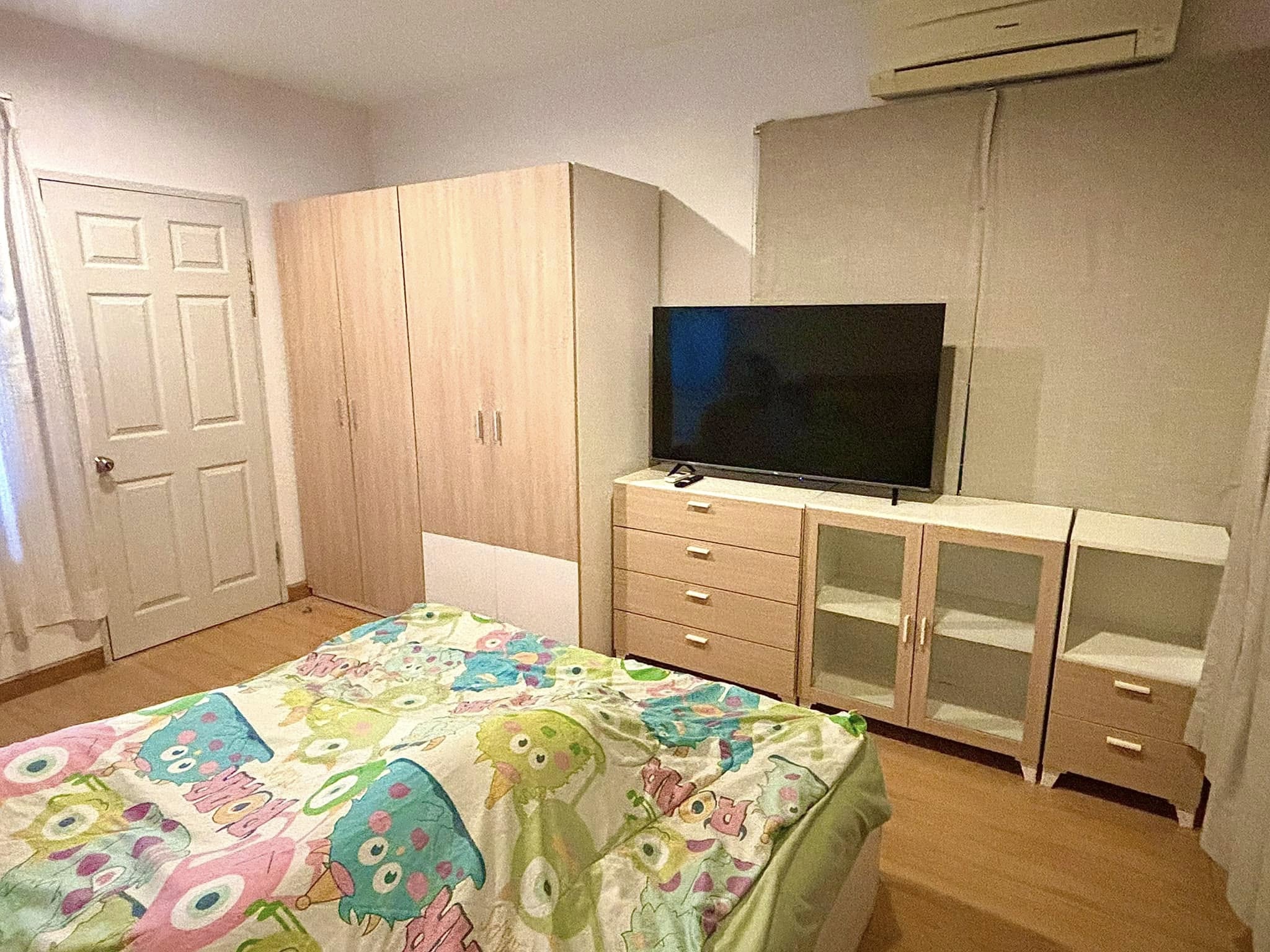 ปล่อยเช่า Life @ Ratchada - Suthisan (ไลฟ์ แอท รัชดา - สุทธิสาร) - โซนพื้นที่ MRT สุทธิสาร 1ห้องนอน 1ห้องน้ำ - ขนาดห้อง 45 ตรม. ชั้น 12 - ให้เช่า 17,000 ต่อเดือน