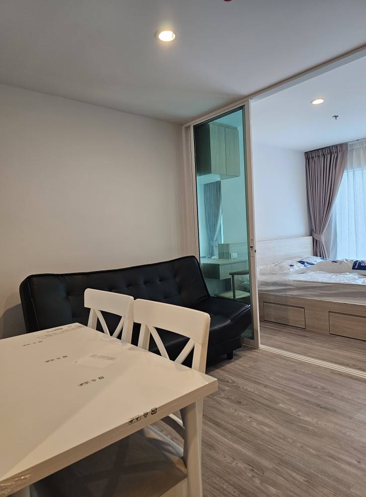 ให้เช่าคอนโด Regent home bangna (รีเจ้นท์ โฮม บางนา) โซนพื้นที่ BTS บางนา ห้องแบบ 1ห้องนอน / 1ห้องน้ำ / โซนครัวปิด ขนาดห้อง 28 ตรม. ชั้น 22 ตึก A