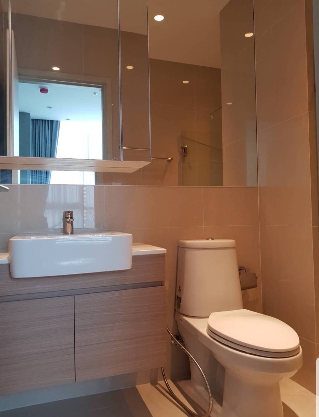 ปล่อยเช่าคอนโด Noble Revolve Ratchada (โนเบิล รีวอลฟ์ รัชดา) - ห้องมุมวิวโล่งทิศเหนือ - การเดินทาง: ติด MRT ศูนย์วัฒนธรรม