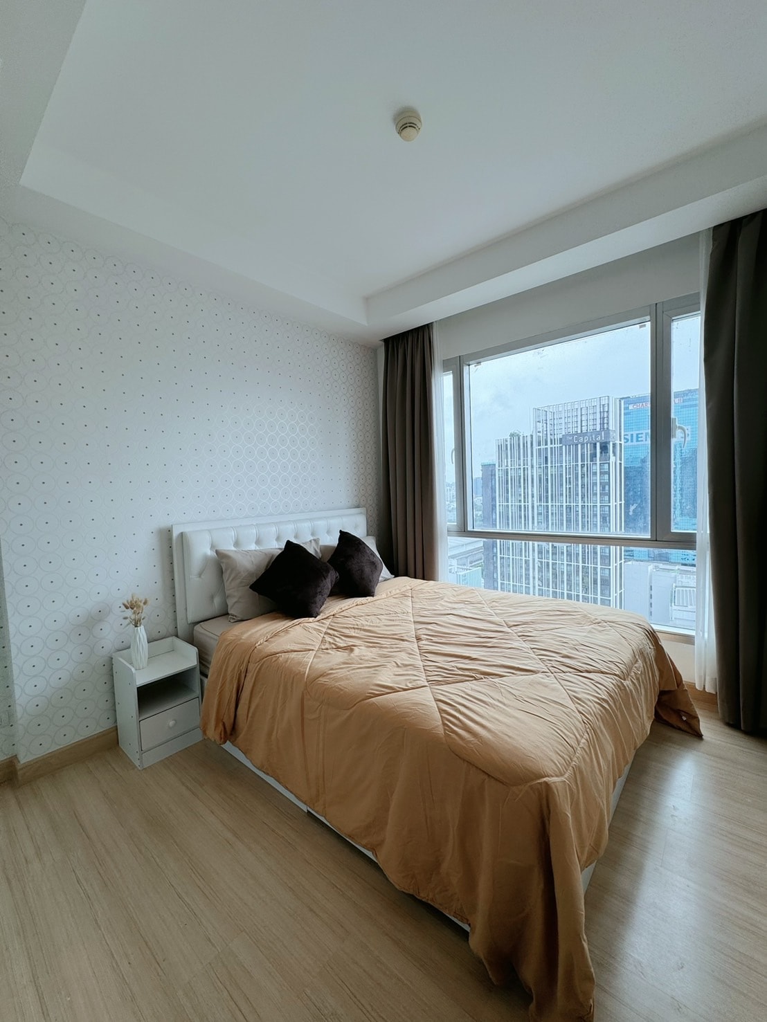 ปล่อยเช่าคอนโด Thru Thonglor (ทรู ทองหล่อ) - 1ห้องนอน 1ห้องน้ำ 1ห้องนั่งเล่น - ใกล้ MRT เพชรบุรี BTS ทองหล่อ - ขนาดห้อง 31 ตรม. ชั้น 28