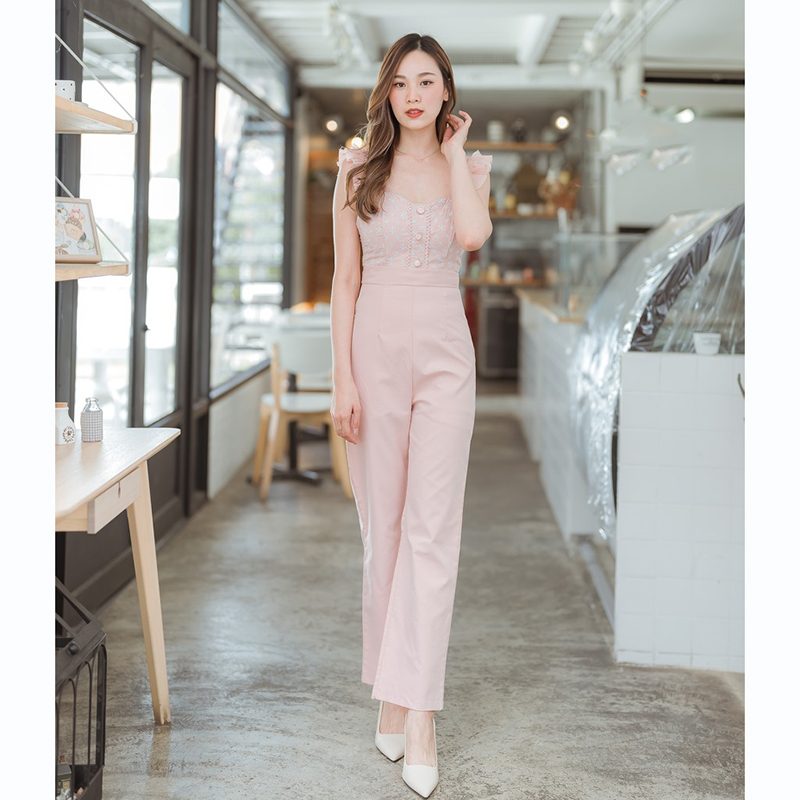 kudapy จั๊มสูทขายาวสีชมพู/สีเขียว สายเดี่ยวระบายแขนกุดลูกไม้สวยดูดี