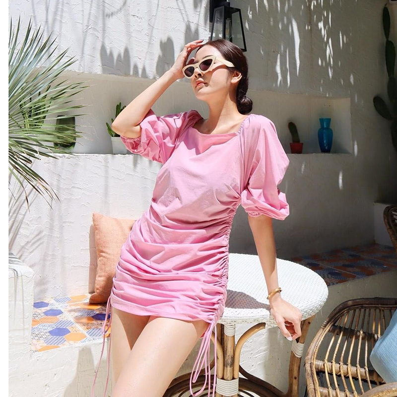 kudapy เดรสสั้นสีชมพู/ม่วง/เหลือง/เขียว ซิปหลังใส่ง่าย แขนพองนิดๆ คือแซ่บ เนื้อผ้าดียืดหยุ่นได้