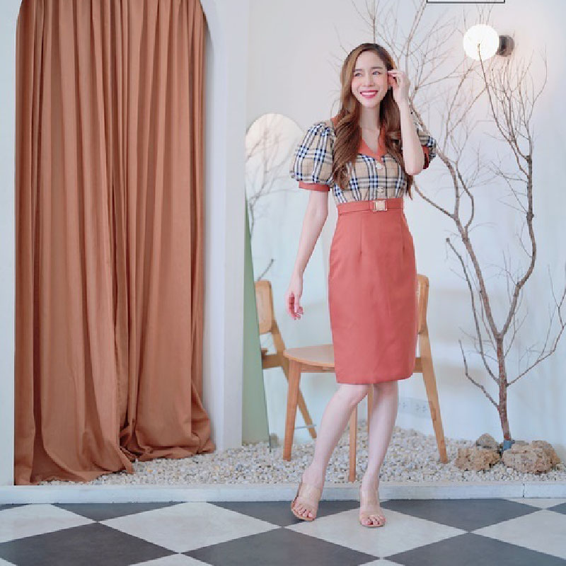 kudapy เดรสสั้นสีน้ำตาล คอปกทรงดินสอผ่าหลัง