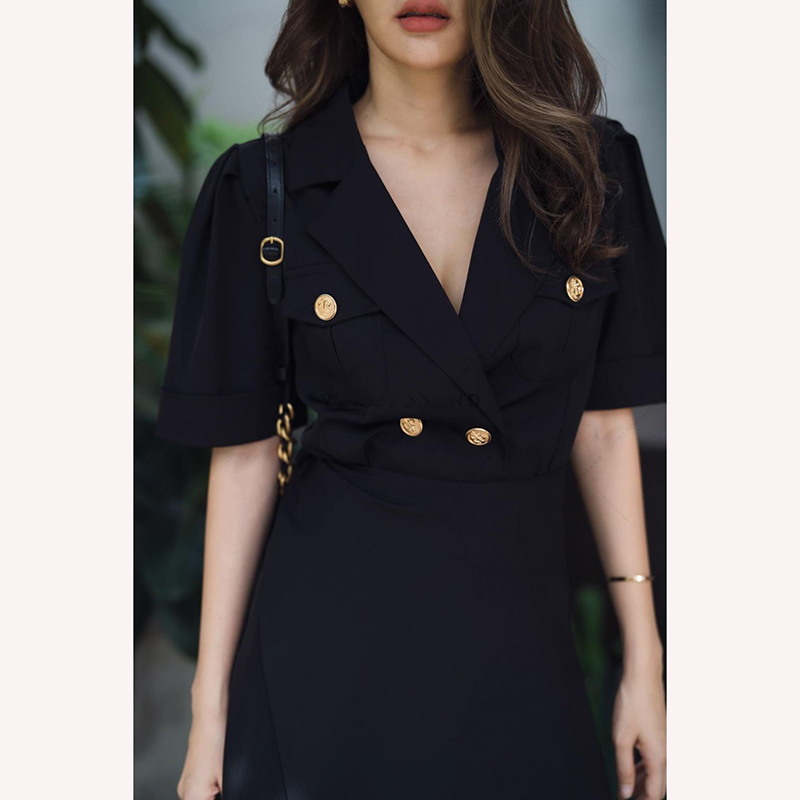 kudapy เดรสสูทกระดุมหน้า ดีไซน์เก๋ด้วยกระโปรงไขว้หน้า เนื้อผ้าทิ้งตัว