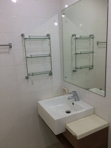 ปล่อยเช่าคอนโด Max Condominium Vibhavadi (แม็กซ์ คอนโดมิเนียม วิภาวดี) - 2ห้องนอน 2ห้องน้ำ 1ห้องนั่งเล่น - ใกล้ มหาลัยเกษตร / MRT ทุ่งสองห้อง - ขนาดห้อง 47 ตรม. ชั้น 4 ตึก A