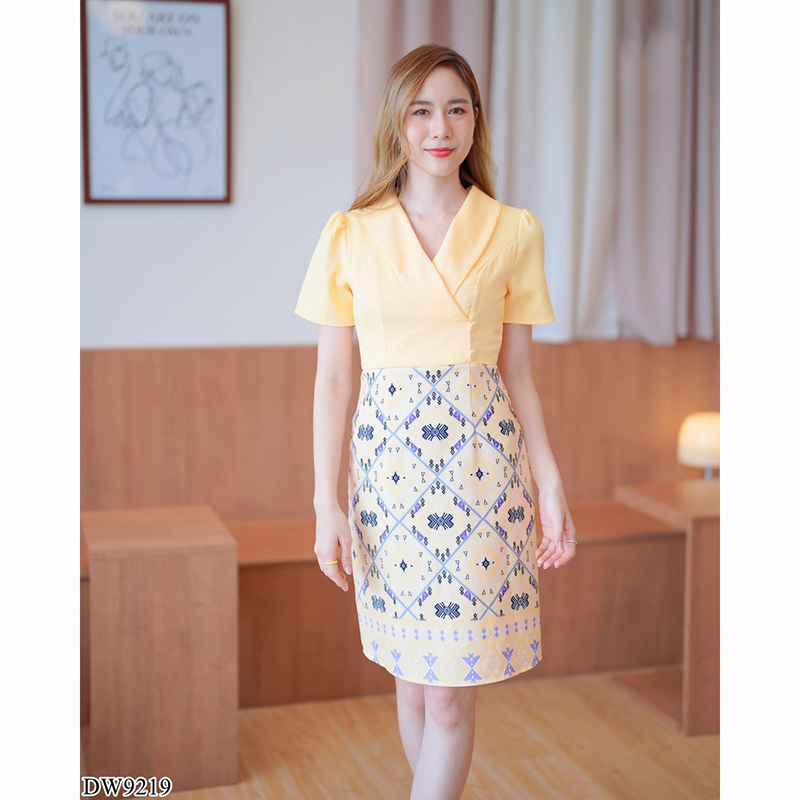 kudapy เดรสสั้นสีเหลือง/สีม่วง/สีกรม ปกสูทลายไทยสวยดูดีน่ารัก