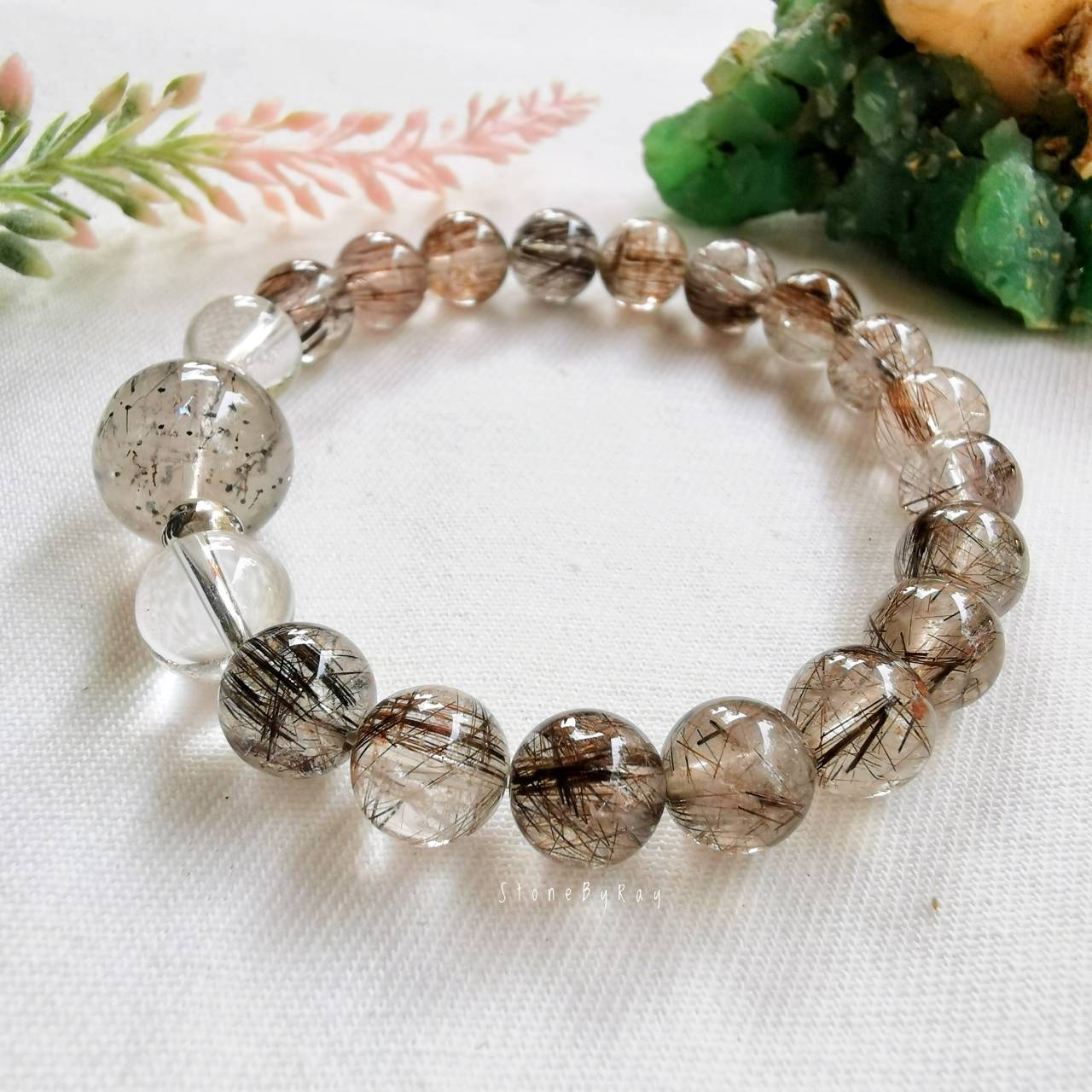 สร้อยข้อมือหินไหมเศรษฐีกับหินซุปเปอร์เซเว่น